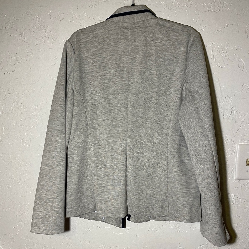 Company Ellen Tracy blazer, size XL. - Picture 7 of 7